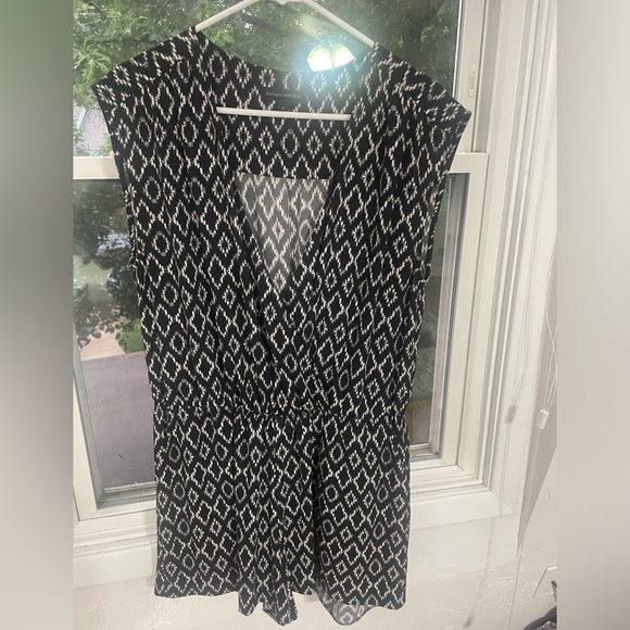 Banana Republic Black and White Romper - Picture 3 of 8